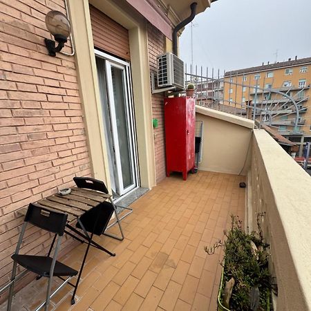 Central And Cosy Apartament Bologna Exterior photo